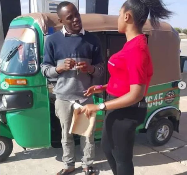 Oryx prize vehicle handover moment at a retail station activation